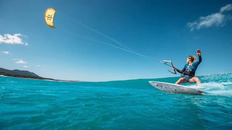 Kitesurfing